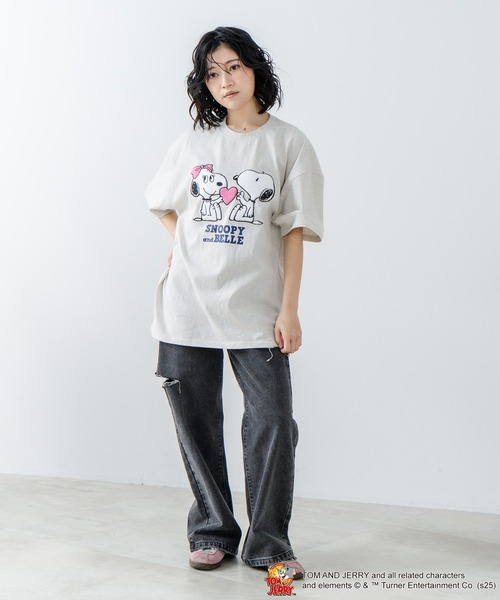 PEANUTS（ピーナッツ）の「【PEANUTS/ピーナッツ】オリジナルデザインTシャツ スヌーピー 　ベル　ドロップショルダー ビッグシルエット　ユニセックス（Tシャツ/カットソー・メンズ・パープル系その他2/ホワイト系その他2/ベージュ系その他/ピンク系その他・X-LARGE/LARGE/SMALL/MEDIUM）」の19枚目の写真