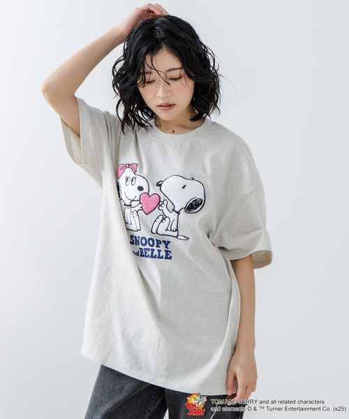 PEANUTS（ピーナッツ）の「【PEANUTS/ピーナッツ】オリジナルデザインTシャツ スヌーピー 　ベル　ドロップショルダー ビッグシルエット　ユニセックス（Tシャツ/カットソー・メンズ・パープル系その他2/ホワイト系その他2/ベージュ系その他/ピンク系その他・X-LARGE/LARGE/SMALL/MEDIUM）」の20枚目の写真