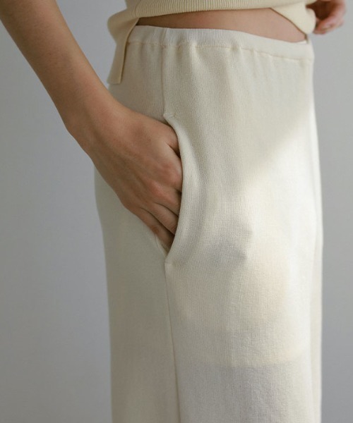 ETRE TOKYO（エトレトウキョウ）の「ソフトシアーワイドニットパンツ（その他パンツ・レディース・ブラウン/アイボリー・S/M）」の19枚目の写真