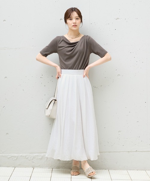 Andemiu（アンデミュウ）の「ドレープカットTシャツ451395（Tシャツ/カットソー・レディース・モカ/オフホワイト/ブラック/サックスブルー/チャコールグレー・FREE）」の13枚目の写真