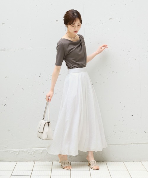 Andemiu（アンデミュウ）の「ドレープカットTシャツ451395（Tシャツ/カットソー・レディース・モカ/オフホワイト/ブラック/サックスブルー/チャコールグレー・FREE）」の14枚目の写真