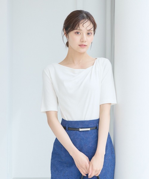 Andemiu（アンデミュウ）の「ドレープカットTシャツ451395（Tシャツ/カットソー・レディース・モカ/オフホワイト/ブラック/サックスブルー/チャコールグレー・FREE）」の18枚目の写真