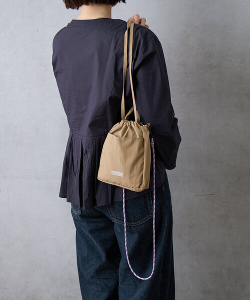 BIRTHDAY BAR（バースデイバー）の「ナイロン保冷ショルダーミニバッグ（ショルダーバッグ・レディース・アイボリー/ブルー/ベージュ/ネイビー・0）」の3枚目の写真