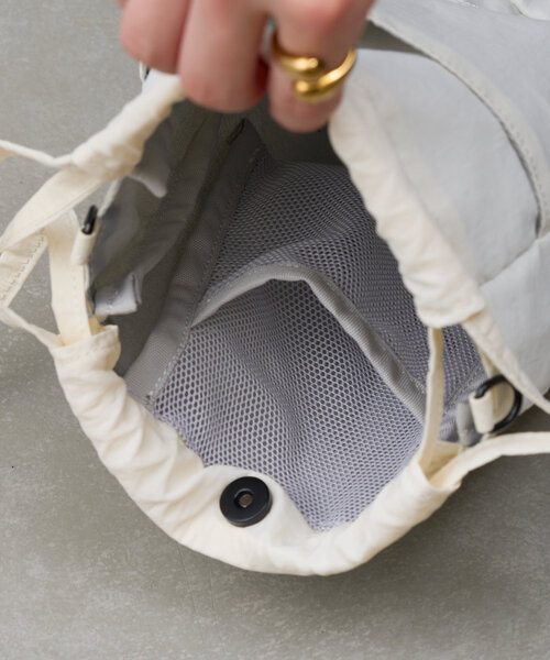 BIRTHDAY BAR（バースデイバー）の「ナイロン保冷ショルダーミニバッグ（ショルダーバッグ・レディース・アイボリー/ブルー/ベージュ/ネイビー・0）」の14枚目の写真