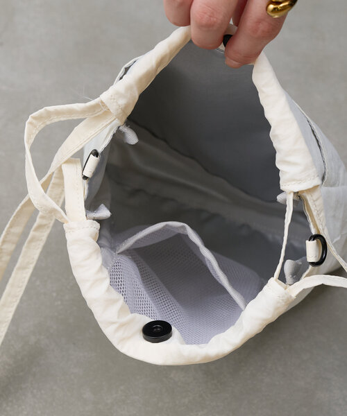 BIRTHDAY BAR（バースデイバー）の「ナイロン保冷ショルダーミニバッグ（ショルダーバッグ・レディース・アイボリー/ブルー/ベージュ/ネイビー・0）」の15枚目の写真