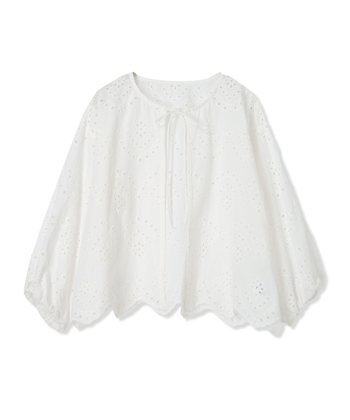 Petit Honfleur(プチオンフルール)の「【さっと羽織って大人かわいい】スカラップレースブラウス(シャツ/ブラウス・レディース・ネイビー/ホワイト・9号/11号)」の5枚目の写真