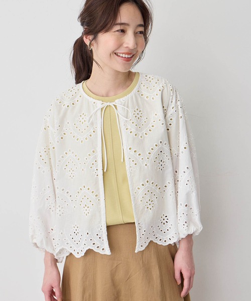 Petit Honfleur(プチオンフルール)の「【さっと羽織って大人かわいい】スカラップレースブラウス(シャツ/ブラウス・レディース・ネイビー/ホワイト・9号/11号)」の14枚目の写真