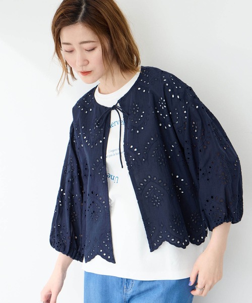 Petit Honfleur(プチオンフルール)の「【さっと羽織って大人かわいい】スカラップレースブラウス(シャツ/ブラウス・レディース・ネイビー/ホワイト・9号/11号)」の21枚目の写真
