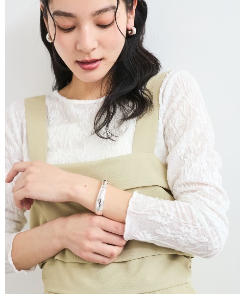 VIS（ビス）の「ニュアンスメタルバングル（バングル/リストバンド・レディース・ゴールド/シルバー・FREE）」の7枚目の写真