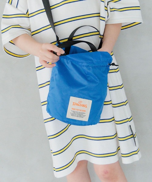 SPALDING（スポルディング）の「【SPALDING(スポルディング)】別注 巾着ショルダーBAG[22cm×22cm](KIDS)（ショルダーバッグ・キッズ・ブラック/ネイビー/オレンジ・FREE）」の6枚目の写真