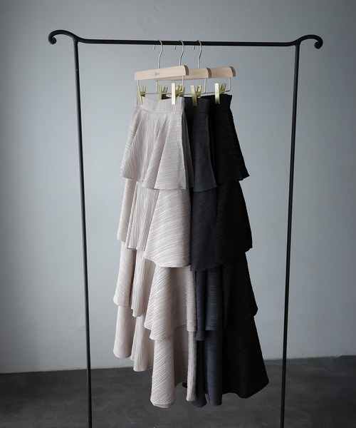 Meiru（メイル）の「楊柳ティアードスカート（スカート・レディース・ブラック/グレイッシュベージュ/チャコール・MEDIUM/LARGE/SMALL）」の15枚目の写真