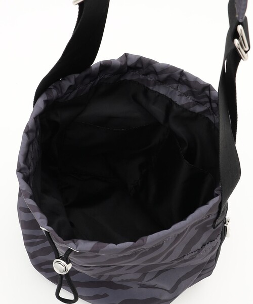 IANNE ショルダーバッグ ブラック　巾着バッグ 新作】抜け感をプラス！巾着バッグ | IANNE(イアンヌ) | IANNE