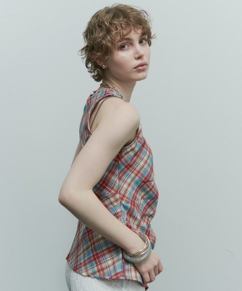 uyu.（ウユ）の「チェック柄ノースリーブシャツ（シャツ/ブラウス・レディース・ブラック/レッド/イエロー・FREE）」の17枚目の写真