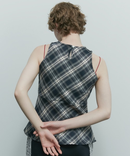 uyu.（ウユ）の「チェック柄ノースリーブシャツ（シャツ/ブラウス・レディース・ブラック/レッド/イエロー・FREE）」の7枚目の写真