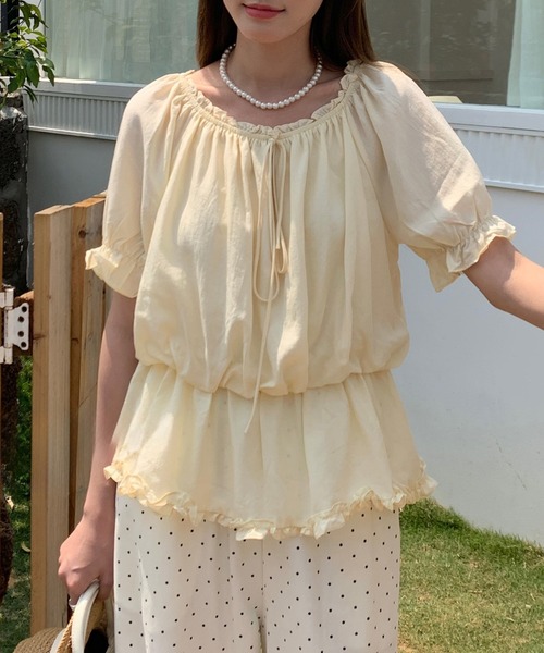 Lace Ladies(レースレディース)の「オフショルダー フリル ブラウジング キャンディスリーブ ブラウス(シャツ/ブラウス・レディース・イエロー/ブルー/ホワイト・FREE)」の1枚目の写真