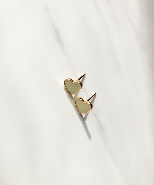 TIMELESS&THREE(タイムレスアンドスリー)の「クルーズハートスタッズピアス(ピアス(両耳用)・レディース・ロイヤルブルー/オレンジ/ホワイト・FREE)」の1枚目の写真