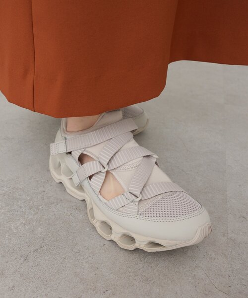 Omekashi(オメカシ)の「MIZUNO WAVE PROPHECY STRAP(スニーカー・レディース・ブラック/ベージュ・24cm/23cm/25cm)」の18枚目の写真