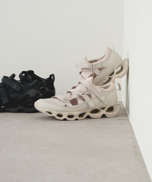 Omekashi(オメカシ)の「MIZUNO WAVE PROPHECY STRAP(スニーカー・レディース・ブラック/ベージュ・24cm/23cm/25cm)」の4枚目の写真