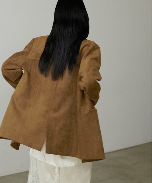 LARUTA（ラルータ）の「【LARUTA】フェイクスエード＆合皮切替テーラードジャケット（テーラードジャケット・レディース・ブラウン/キャメル/ライトベージュ/ブラック・FREE）」の11枚目の写真