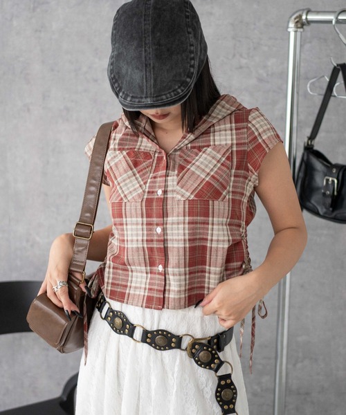 WEGO（ウィゴー）の「WEGO/フードチェックコンパクトシャツ（シャツ/ブラウス・レディース・ブルー系その他2/レッド系その他2・FREE）」の2枚目の写真