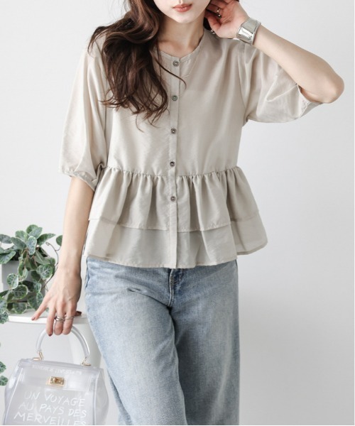 AMELY(エミリー)の「ティアードフリルペプラムシアーブラウス(シャツ/ブラウス・レディース・ブラック/ホワイト/ベージュ・フリー)」の3枚目の写真