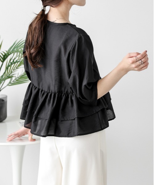 AMELY(エミリー)の「ティアードフリルペプラムシアーブラウス(シャツ/ブラウス・レディース・ブラック/ホワイト/ベージュ・フリー)」の19枚目の写真
