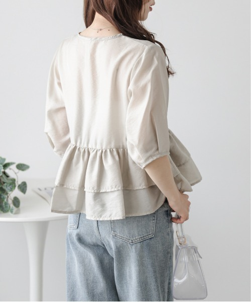 AMELY(エミリー)の「ティアードフリルペプラムシアーブラウス(シャツ/ブラウス・レディース・ブラック/ホワイト/ベージュ・フリー)」の14枚目の写真