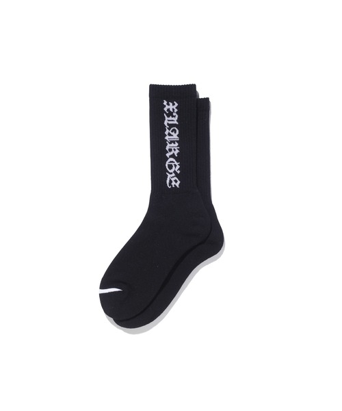 XLARGE(エクストララージ)の「OLD ENGLISH SOCKS(ソックス/靴下・メンズ・グリーン/ホワイト/ブラック・ONE SIZE)」の1枚目の写真