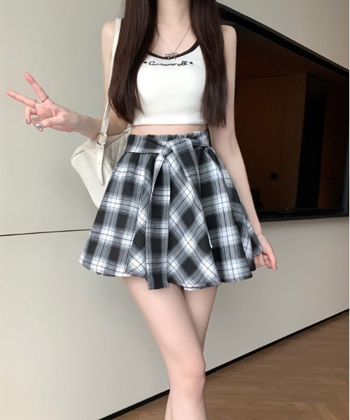 WEGO(ウィゴー)の「WEGO/チェック腰巻き風スカートパンツ(スカート・レディース・ブラック/イエロー/レッド・SMALL/MEDIUM)」の7枚目の写真