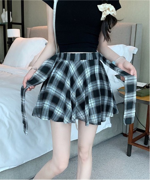 WEGO(ウィゴー)の「WEGO/チェック腰巻き風スカートパンツ(スカート・レディース・ブラック/イエロー/レッド・SMALL/MEDIUM)」の11枚目の写真