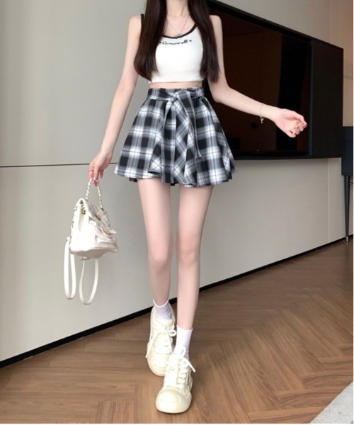 WEGO(ウィゴー)の「WEGO/チェック腰巻き風スカートパンツ(スカート・レディース・ブラック/イエロー/レッド・SMALL/MEDIUM)」の17枚目の写真