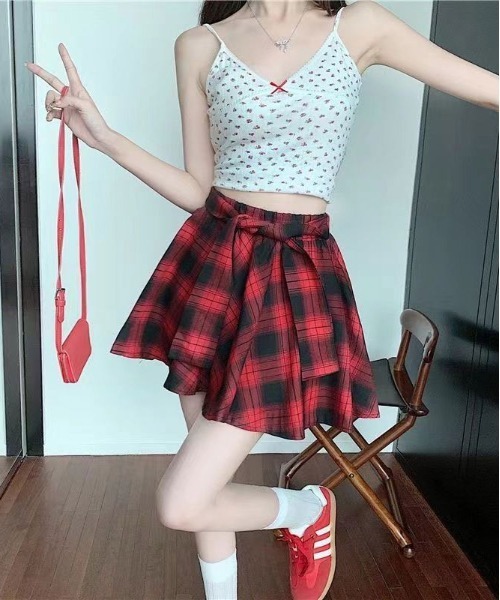 WEGO(ウィゴー)の「WEGO/チェック腰巻き風スカートパンツ(スカート・レディース・ブラック/イエロー/レッド・SMALL/MEDIUM)」の13枚目の写真