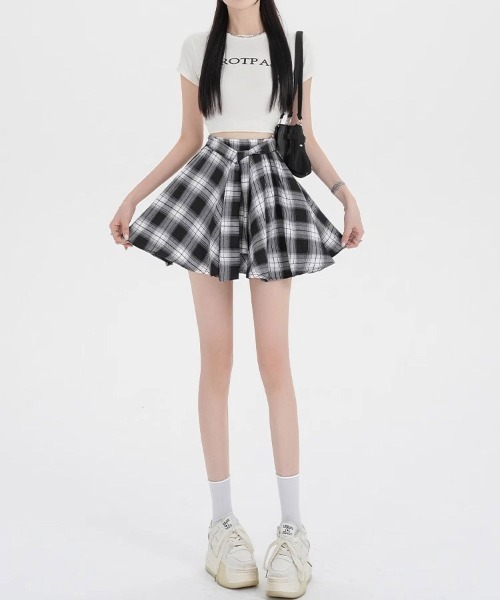 WEGO(ウィゴー)の「WEGO/チェック腰巻き風スカートパンツ(スカート・レディース・ブラック/イエロー/レッド・SMALL/MEDIUM)」の22枚目の写真