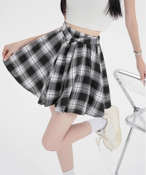 WEGO(ウィゴー)の「WEGO/チェック腰巻き風スカートパンツ(スカート・レディース・ブラック/イエロー/レッド・SMALL/MEDIUM)」の19枚目の写真