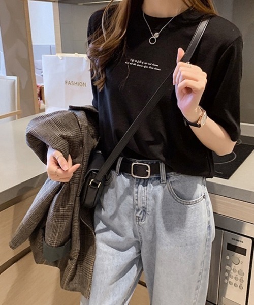 Beststore(ベストストア)の「ロゴ Tシャツ トップス(Tシャツ/カットソー・レディース・ホワイト/ブラック・FREE)」の1枚目の写真
