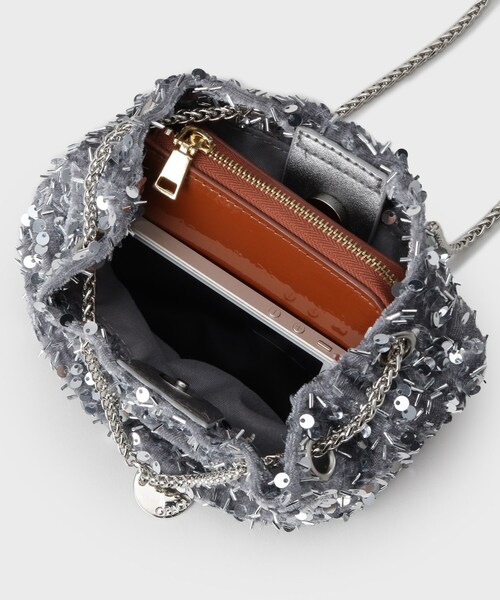 OPAQUE.CLIP（オペークドットクリップ）の「【2WAY】素材アソートシャイニー巾着ミニショルダーバッグ（ショルダーバッグ・レディース・シルバー系その他/ピンクゴールド/オフホワイト/ブラック/ホワイト系3・00）」の8枚目の写真
