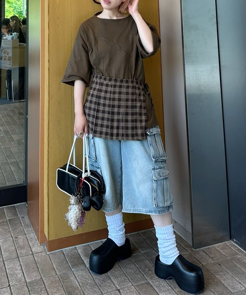 Alley Tokyo(アリートーキョー)の「コルセット切替BIG T(Tシャツ/カットソー・レディース・ダークブラウン/オフホワイト/スミクロ・FREE)」の5枚目の写真