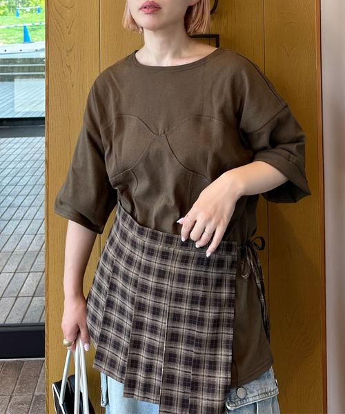 Alley Tokyo(アリートーキョー)の「コルセット切替BIG T(Tシャツ/カットソー・レディース・ダークブラウン/オフホワイト/スミクロ・FREE)」の13枚目の写真