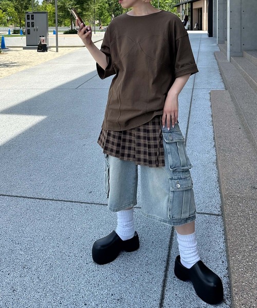 Alley Tokyo(アリートーキョー)の「コルセット切替BIG T(Tシャツ/カットソー・レディース・ダークブラウン/オフホワイト/スミクロ・FREE)」の18枚目の写真