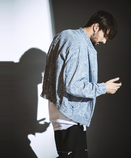 NO ID.（ノーアイディ）の「【NO ID.】JQ Denim Big Band Collar Blouson / JQ デニム ビッグ バンド カラー ブルゾン（ブルゾン・メンズ・ブルー/ライトブルー・ONE SIZE）」の4枚目の写真