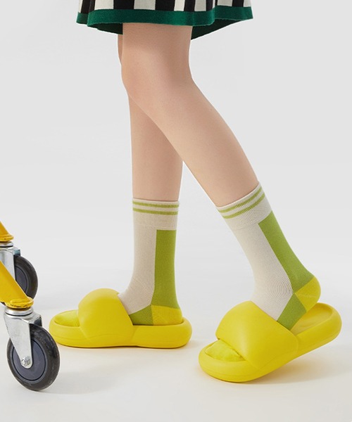 SANSeLF(サンセルフ)の「【SANSeLF】ラウンドフォームサンダル ボリュームシルエット 厚底スリッポン sas25s001(サンダル・レディース・ホワイト/ピンク/イエロー・S/M/L)」の2枚目の写真