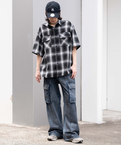 WEGO(ウィゴー)の「WEGO/ローライズバギーフレアデニムカーゴパンツ(デニムパンツ・メンズ・ブラック系2/スカイブルー/ブラック系3・LARGE/MEDIUM)」の21枚目の写真
