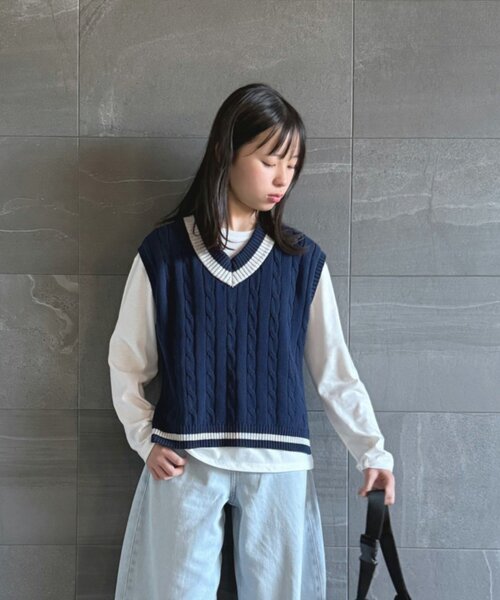 CIAOPANIC TYPY（チャオパニックティピー）の「【KIDS】TEE付きで簡単レイヤード！チルデンニットベスト（ニット/セーター・キッズ・ネイビー/グレー/バーガンディー・150/130/110）」の16枚目の写真