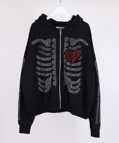 DISCOVERED(ディスカバード)の「DISCOVERED HOTFIX BONE&HEART PARKA(パーカー・メンズ・ホワイト/ブラック・1/3)」の2枚目の写真