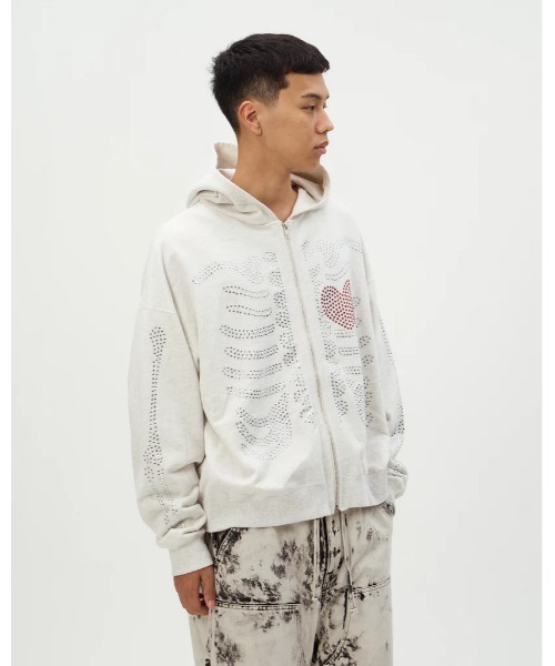 DISCOVERED(ディスカバード)の「DISCOVERED HOTFIX BONE&HEART PARKA(パーカー・メンズ・ホワイト/ブラック・1/3)」の7枚目の写真