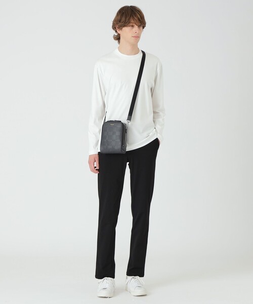 BLACK LABEL CRESTBRIDGE(ブラックレーベル・クレストブリッジ)の「エンボスチェックミニクロスボディバッグ(ショルダーバッグ・メンズ・ブラック/チャコールグレー・FREE)」の4枚目の写真