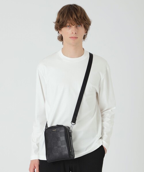BLACK LABEL CRESTBRIDGE(ブラックレーベル・クレストブリッジ)の「エンボスチェックミニクロスボディバッグ(ショルダーバッグ・メンズ・ブラック/チャコールグレー・FREE)」の10枚目の写真