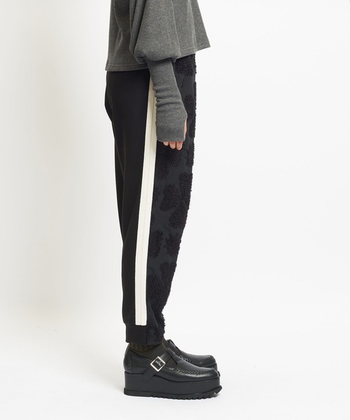 gomme(ゴム)の「4リーフクローバーJQ トラックパンツ(その他パンツ・レディース・ブラック/グレー・MEDIUM)」の14枚目の写真