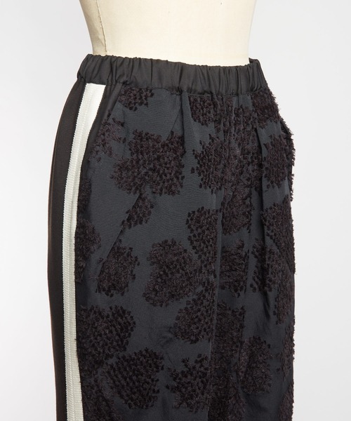 gomme(ゴム)の「4リーフクローバーJQ トラックパンツ(その他パンツ・レディース・ブラック/グレー・MEDIUM)」の19枚目の写真