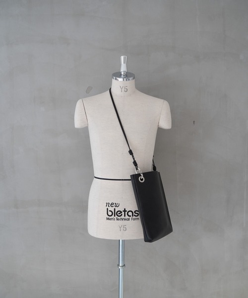 Senti（センティ）の「SENTI SHRINK LEATHER SHOULDER BAG シュリンクレザーショルダーバッグ（ショルダーバッグ・メンズ・ブラック/ブラック系その他・FREE）」の10枚目の写真